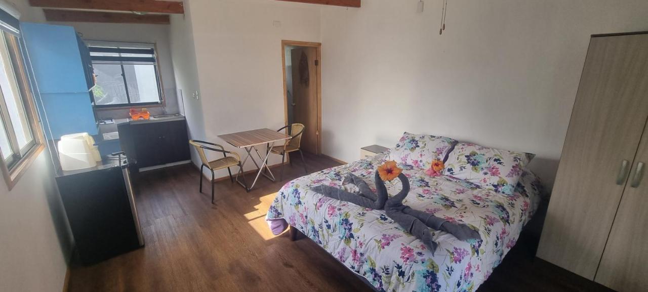 Hostal Henua Roa 2 Apartman Hanga Roa Kültér fotó