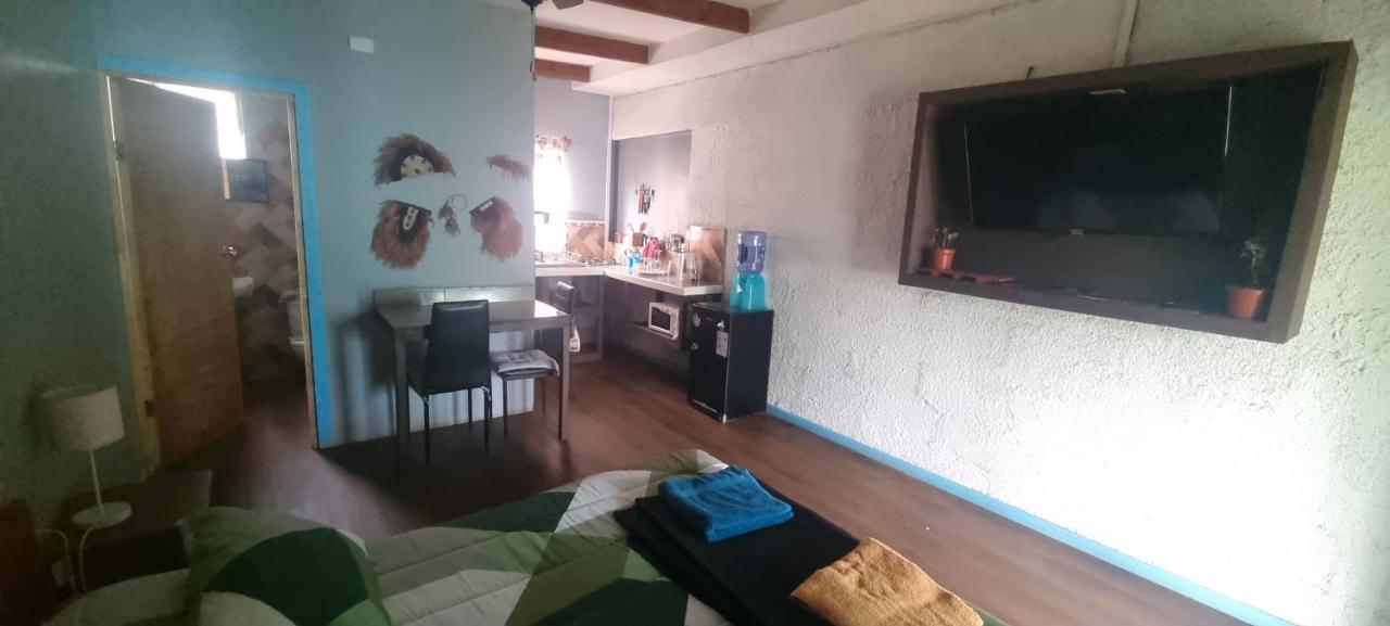 Hostal Henua Roa 2 Apartman Hanga Roa Kültér fotó